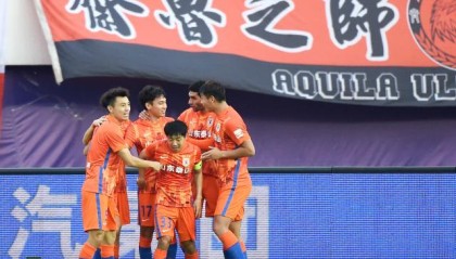 极速赛车-【中超综述】上海双雄两连平泰山领跑 京粤取连胜