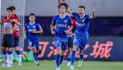 【中超】谢鹏飞任意球破门张校绝平 沧州1比1重庆